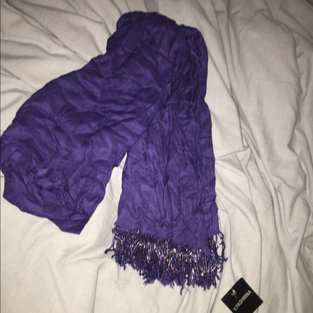 V.Pashmina scarf with beading